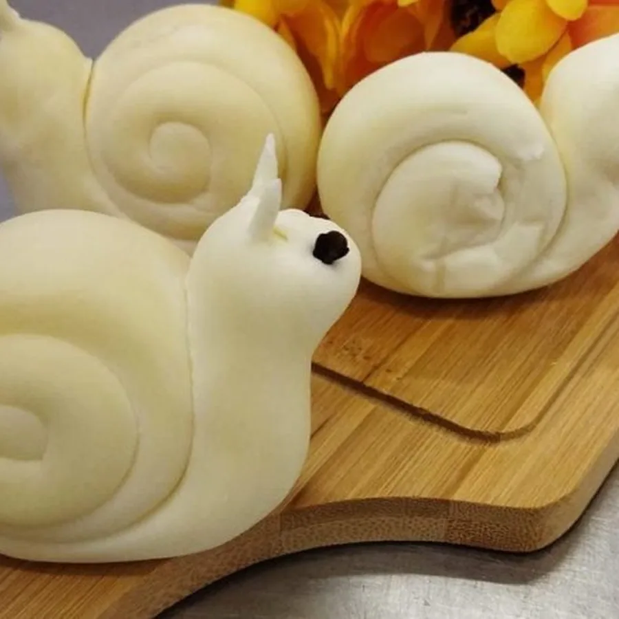 Caciocavallo modellato a mano